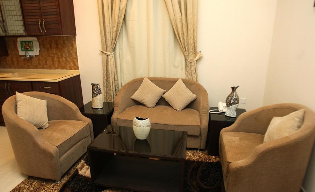 Rest Night Serviced Apartments - Al Nafal Riade Quarto foto